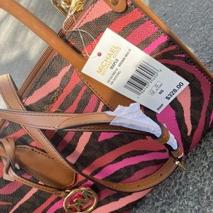 Michael Kors women purse